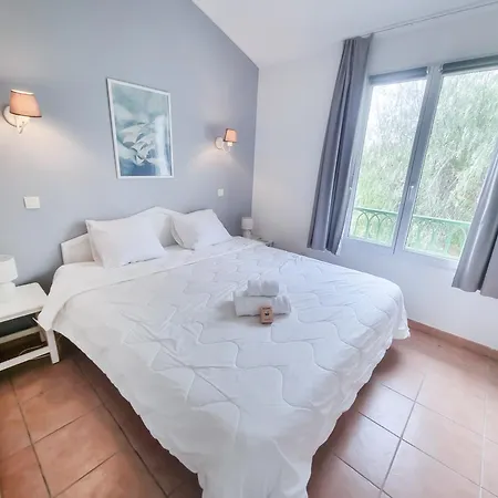 Le Hameau Yourhosthelper *